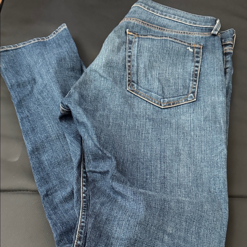Classic Men’s Dark Blue Straight-Leg Jeans